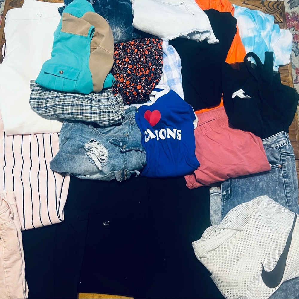 Women’s small and medium bundle